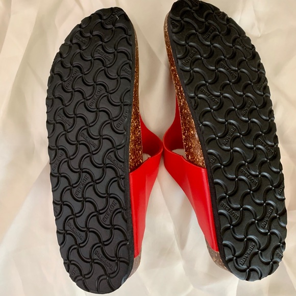 New women’s red sandals, never been worn - Picture 3 of 4